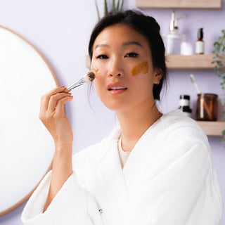 Manuka Honey Mask: Exfoliating Treatment