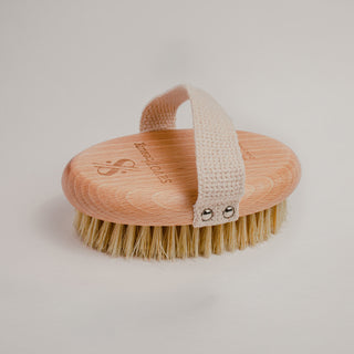 Wooden dry brush with "savor beauty" engraving and cotton handle